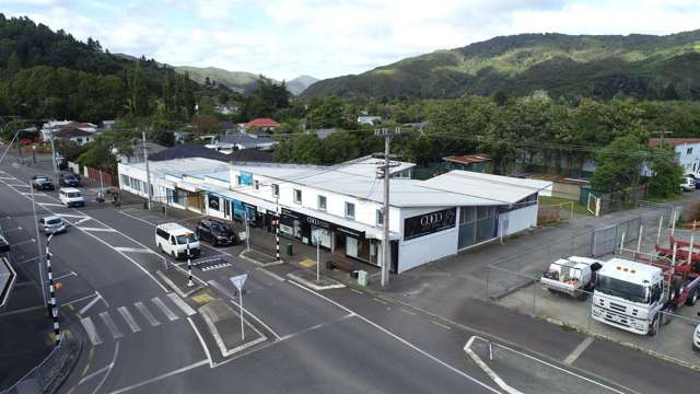 122,130,134-136 Main Road Wainuiomata_4