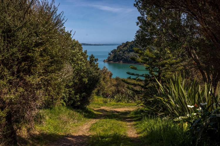 27 and 31 Hunterville Road Orapiu_9