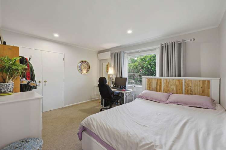 22 Windfall Grove Greenhithe_29