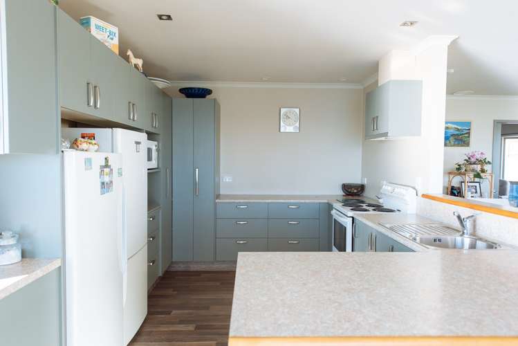 9 Esplanade Kaka Point_4