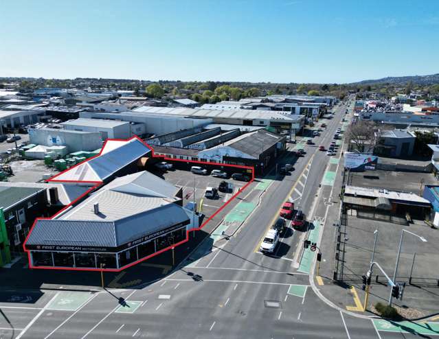 Strategically Located Showroom With Great Exposure