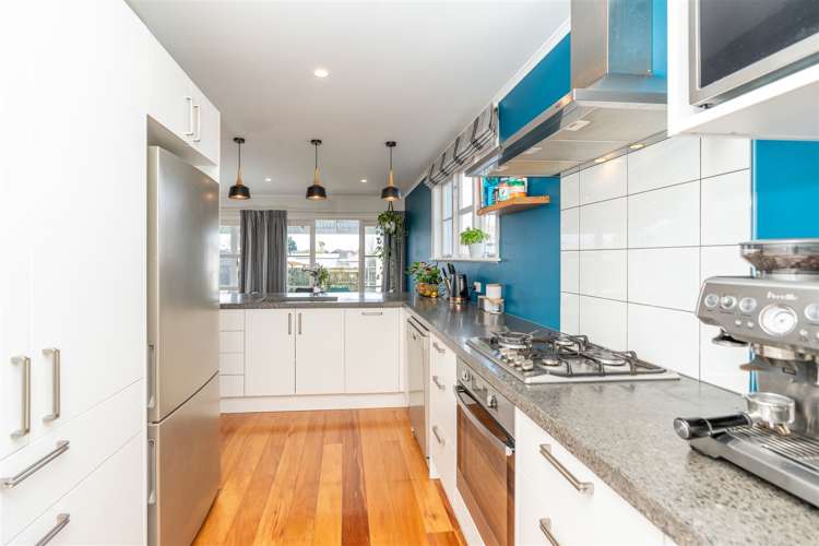 8 Nixon Street Hamilton East_11