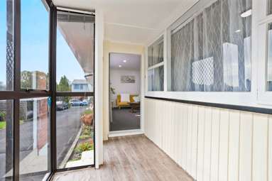 2/164 Blockhouse Bay Road_1