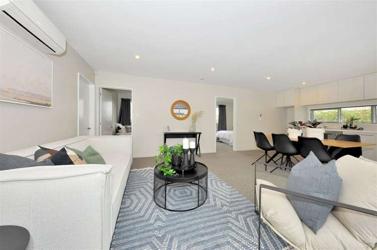 19 Farnborough Way Rolleston_2