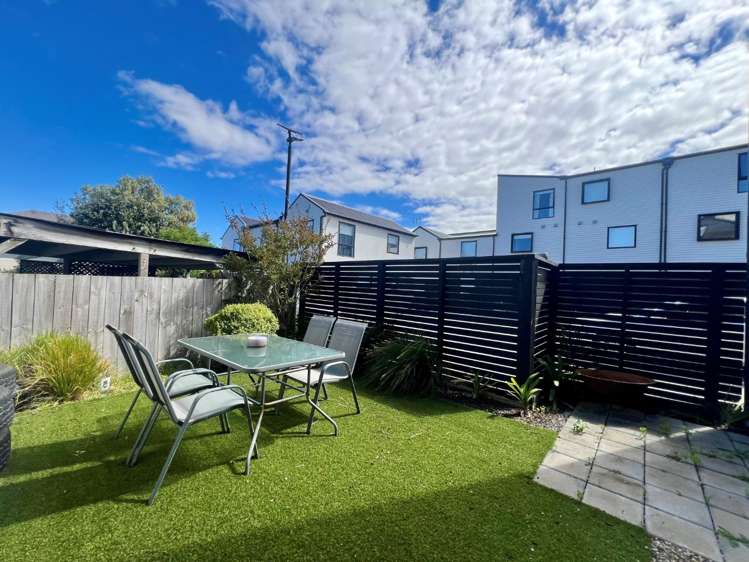 10/1 Fruitvale Road New Lynn_1