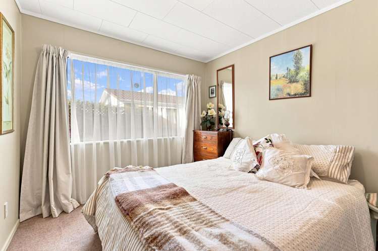 2 Warwick Place Springvale_13
