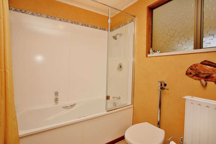 54 Mckellar Road Seaward Bush_9