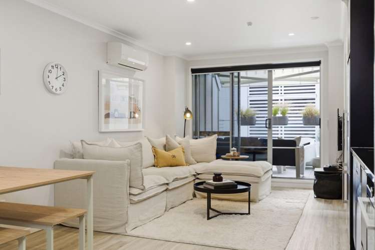 2/19 Victoria Road Mount Maunganui_4