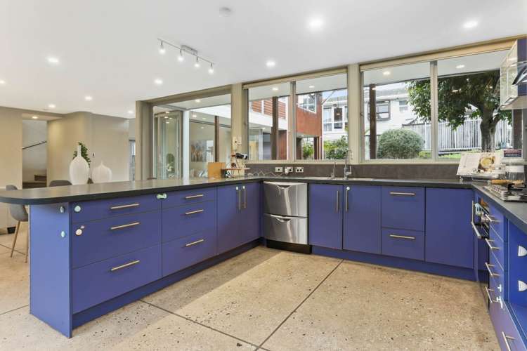 3f Warren Avenue Three Kings_9