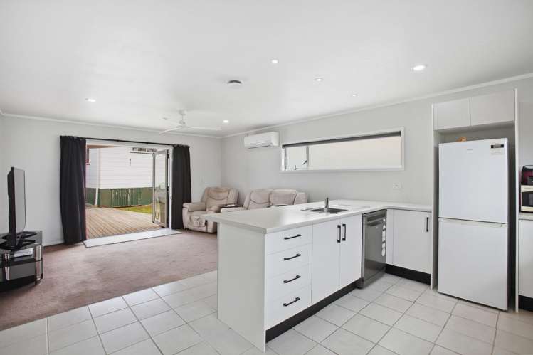 9 Newham Place Henderson_27