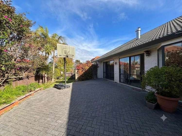 7 Rochester Crescent Somerville_13