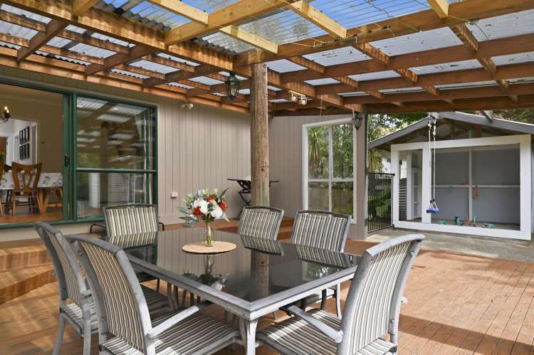 11 John Road Fairy Springs_16