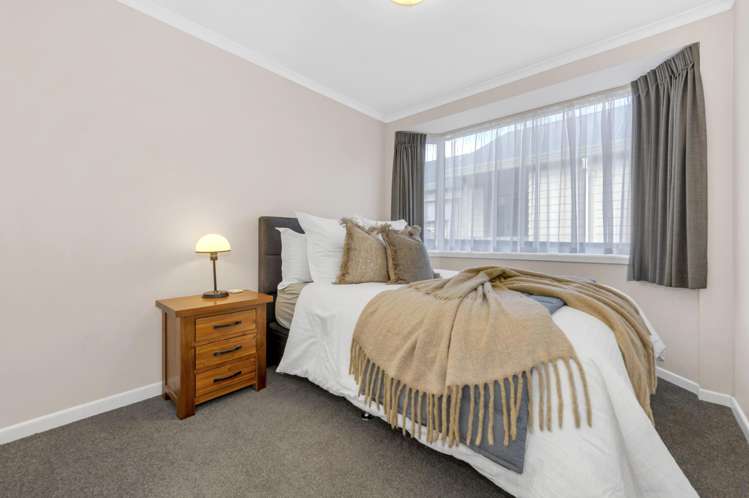 9 Bradbury Road Botany Downs_16