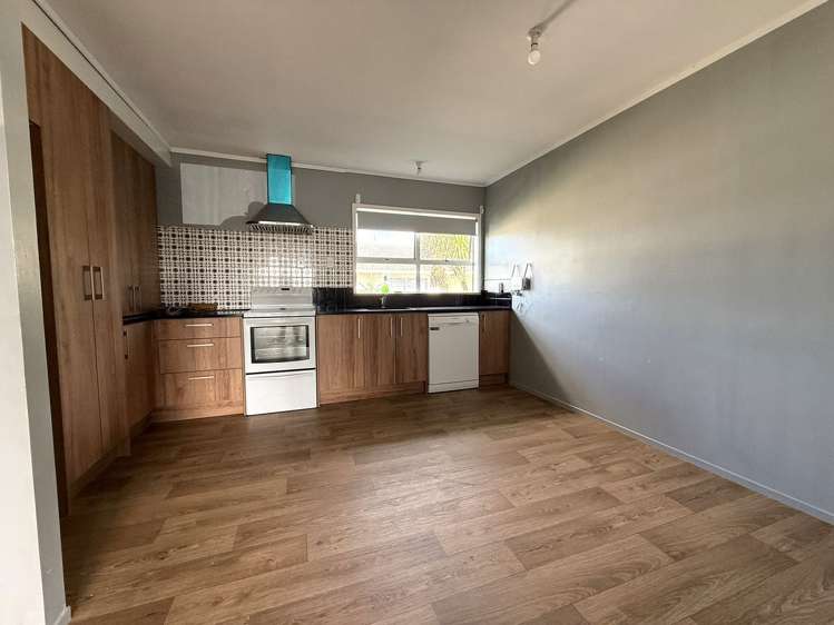 2/140 Metcalfe Road Ranui_15