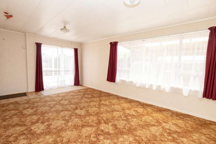 11 McClean Place Ngatea_15