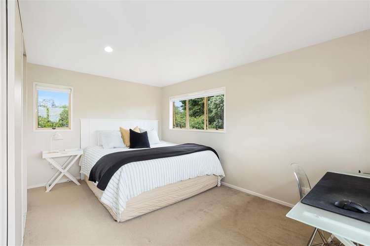 484 Beach Road Murrays Bay_23