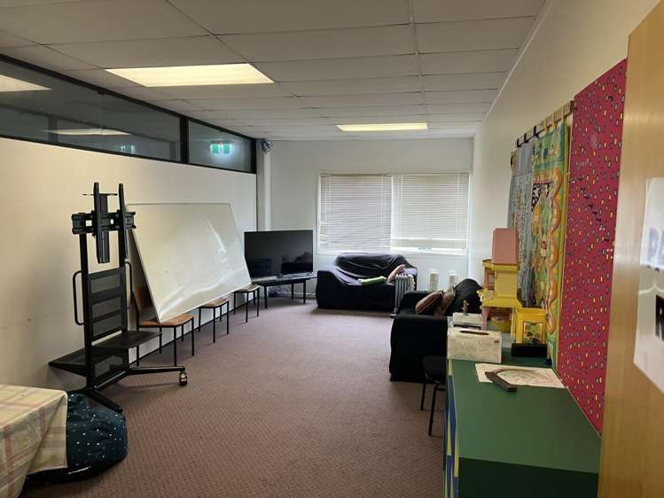 6 Lyttelton Avenue Porirua_5