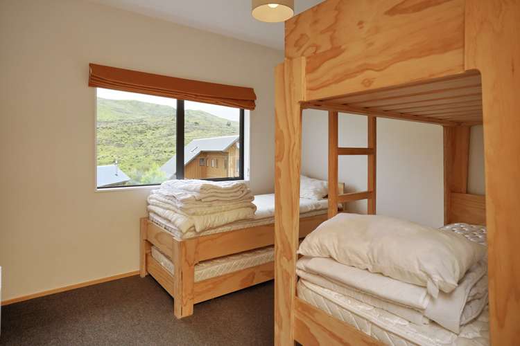 8 Cheeseman Terrace Castle Hill_13