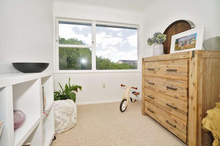 32 Resthill Crescent Glenview_10