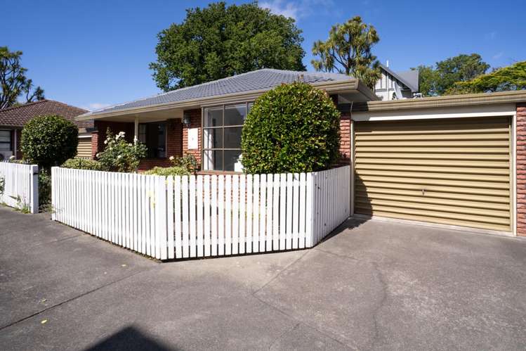 2/11 Office Road Merivale_23