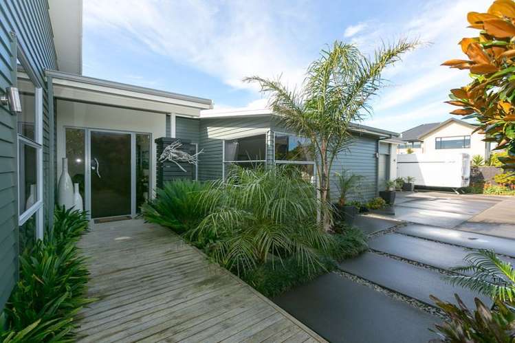 9c Dolphin Parade Bell Block_14