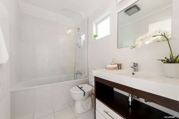 6/2a Seascape Road Remuera_15