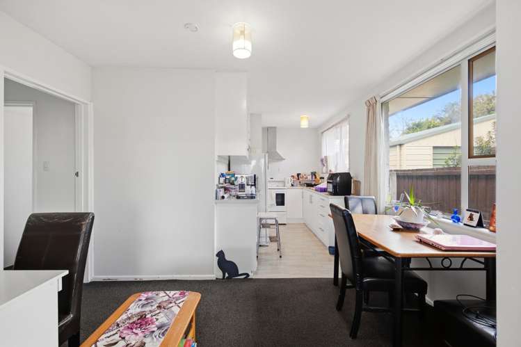 2/50 Reynolds Avenue_5