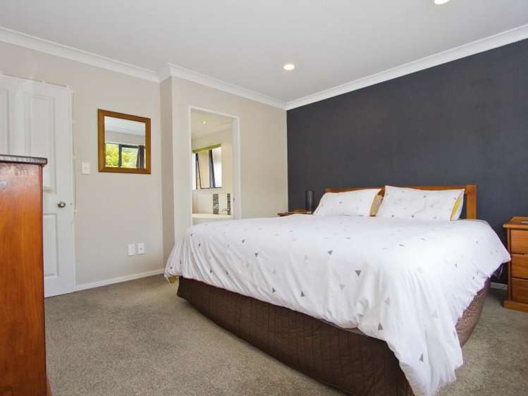 25 Sun Valley Grove Wainuiomata_7