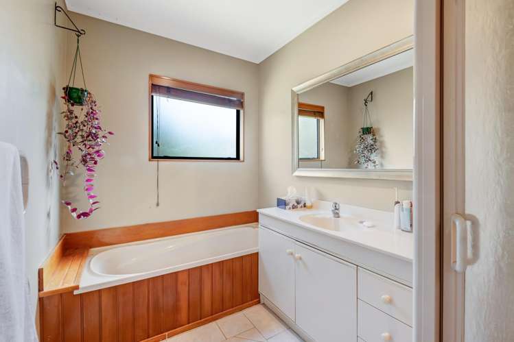 59 Unsworth Drive Unsworth Heights_13