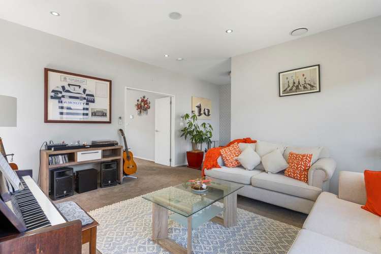 10 Rosewell Crescent_4