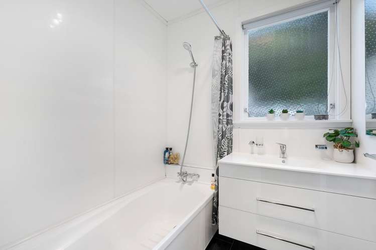 6 Jay Street Paparangi_10