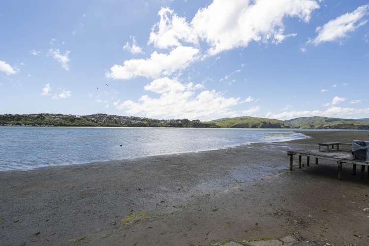 29 Seaview Road Paremata_35