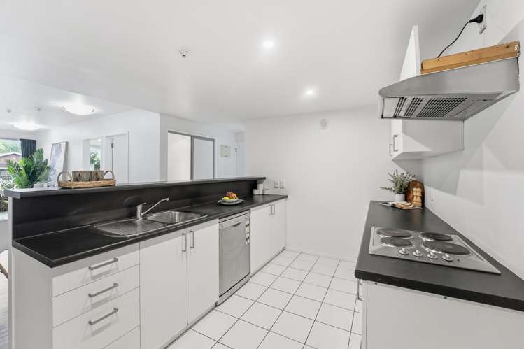 10/14 Brougham Street Addington_1