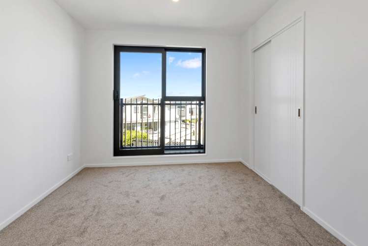 8/18 Scott Road Hobsonville_9