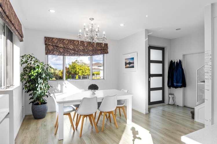 8 Somerset Place Stanmore Bay_3