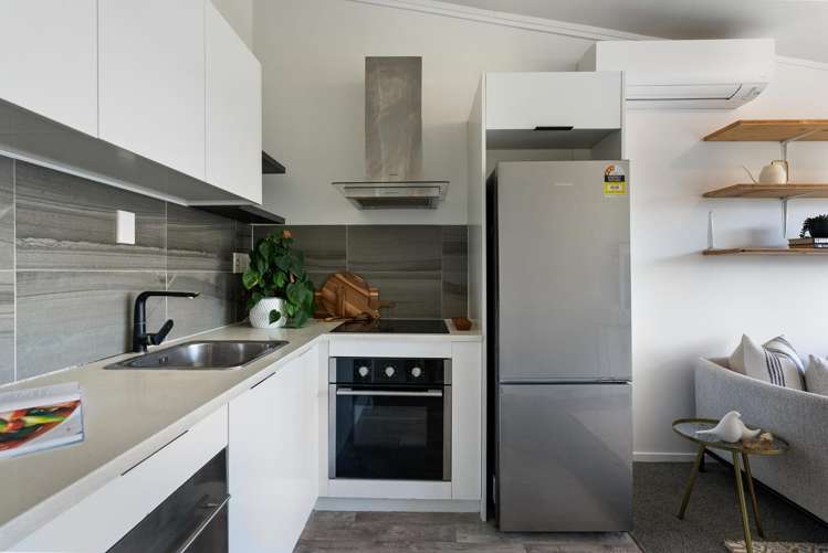 8/11 Don Croot Street Morningside_5