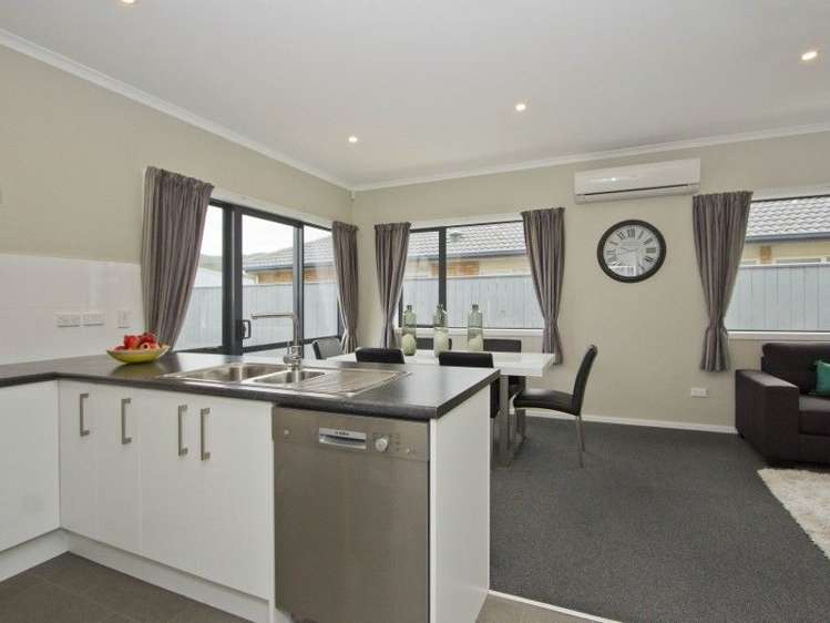 41 Fraser Colman Grove Wainuiomata_5