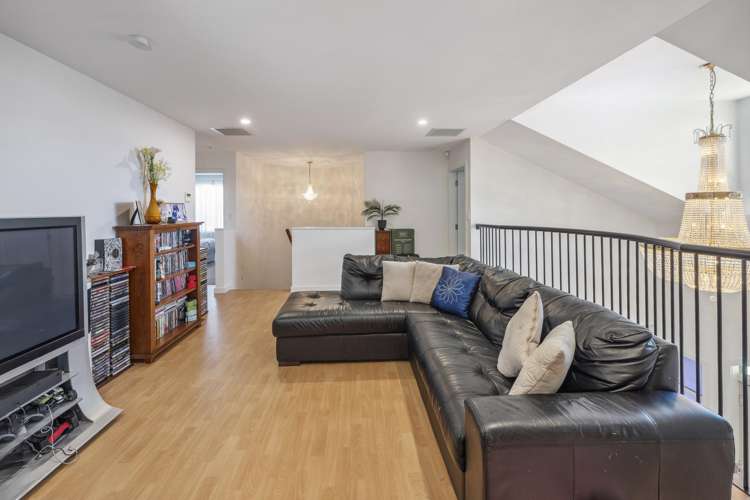 28 Magnolia Rise Waipahihi_5