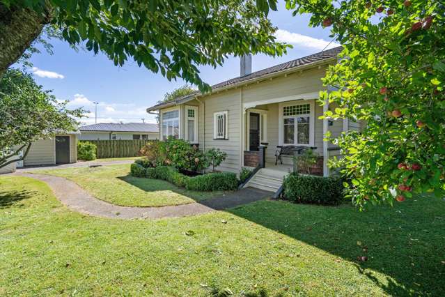 Bungalow Lovers, Act Quickly On This One