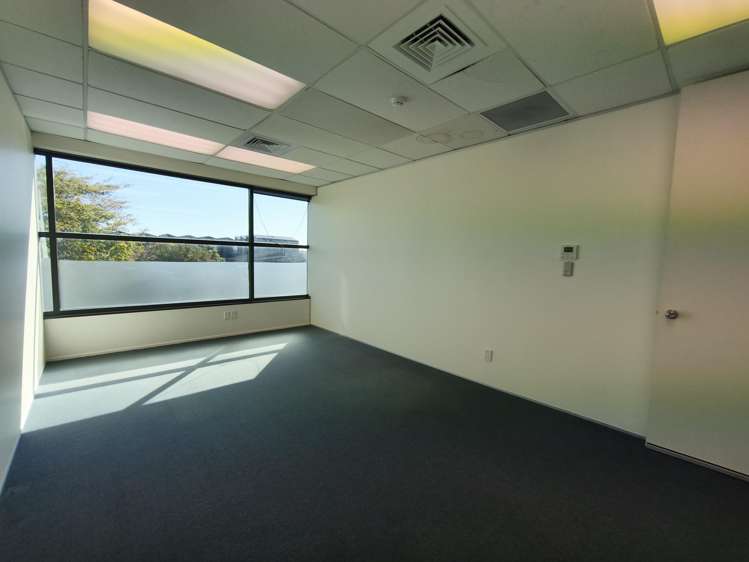 46 Taharoto Road Takapuna_12