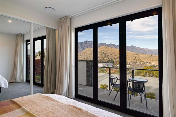 1 Goldleaf Hill Queenstown_27