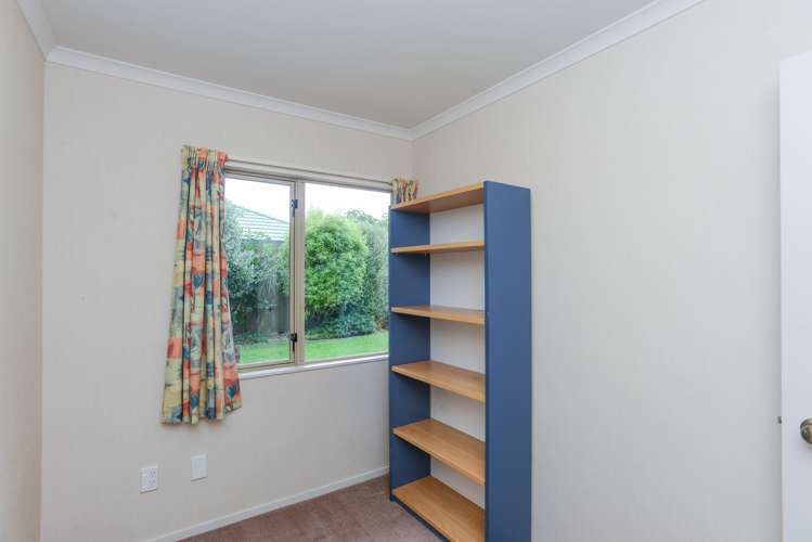 8 Forbury Way Taradale_13