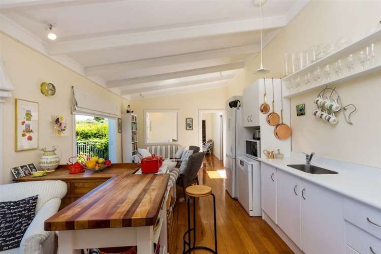 2/58 Beach Road Castor Bay_7