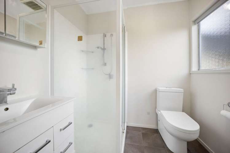 6 Pahi Place West Harbour_7