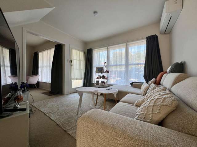 2/63a Landscape Road Mount Eden_1