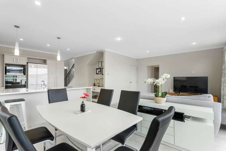 25 Costa Viva Crescent Karaka_12