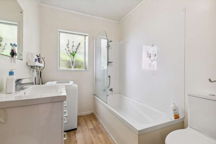 46 Winston Street Crofton Downs_9