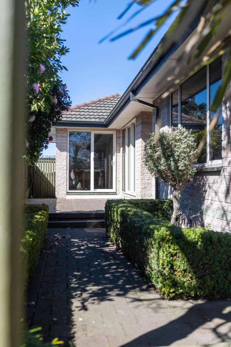 1/33 Trafford Street Harewood_30