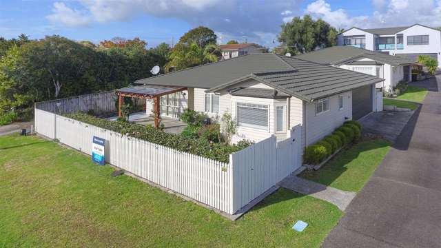 22 Torkar Road Clarks Beach_3