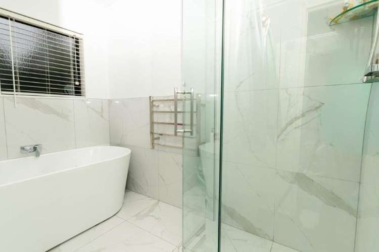 2/157 Spinella Drive 10878_6